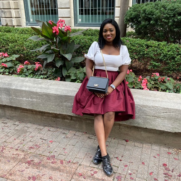 Meet your Posher, Monique - Picture 1 of 1